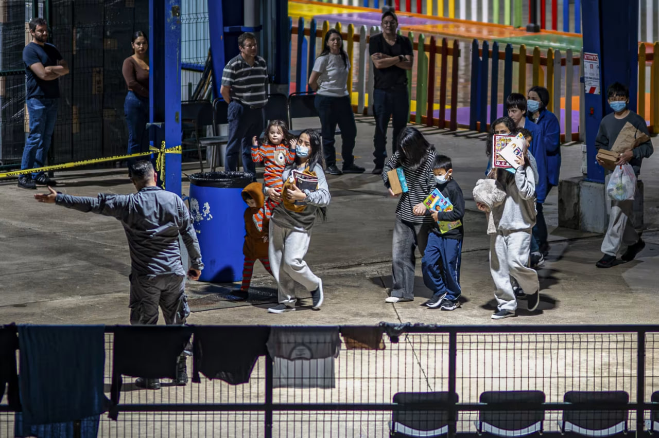 AQSHdan deportatsiya qilingan markaziy osiyoliklar&nbsp;Kosta Rikaga keldi (foto)
