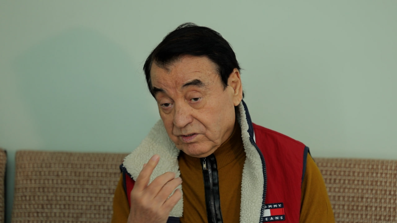 <p><b>&ldquo;Ular &mdash; ongsiz odamlar&rdquo;. &nbsp;G&lsquo;ulomjon Yoqubov qo&lsquo;shiq talashayotgan xonandalar va o&lsquo;zini o&lsquo;ldiga chiqarayotganlar haqida</b></p>
