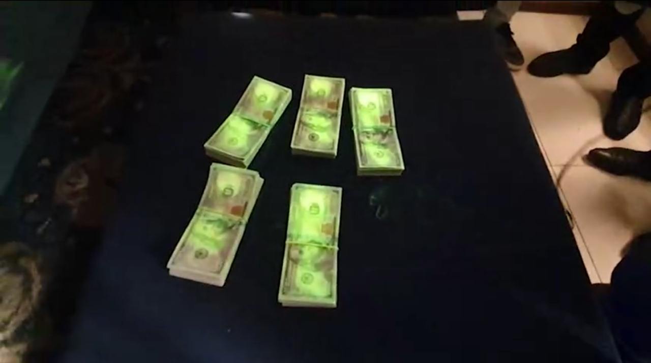 <p><b><strong>Andijonda 2 gektar yerni 300 ming dollarga sotmoqchi bo&lsquo;lgan shaxs&nbsp;qo&lsquo;lga olindi</strong></b></p>