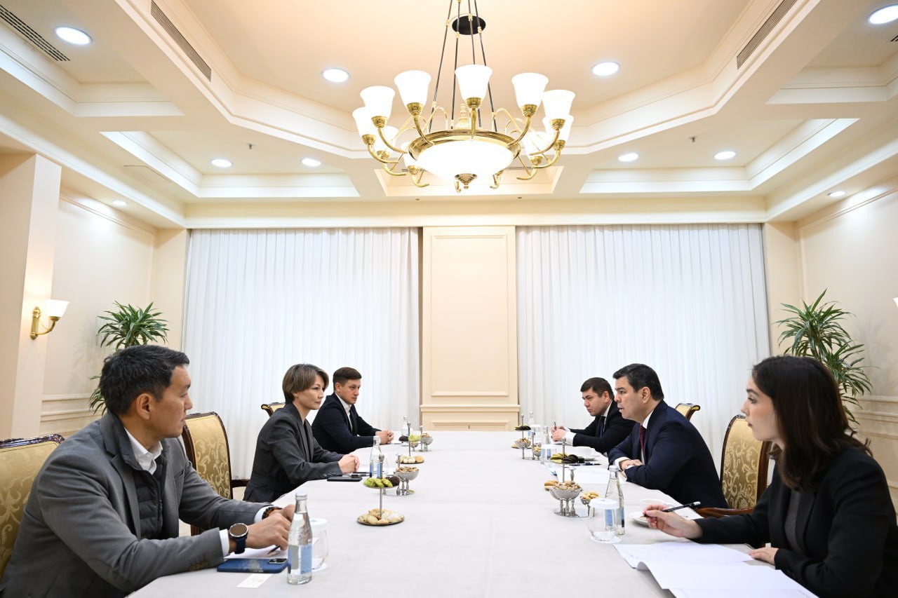 <p><b><strong>Sherzod Asadov Qozog‘istonning ko‘plab yetakchi OAVlarini birlashtirgan holding asoschisi bilan uchrashdi</strong></b></p>