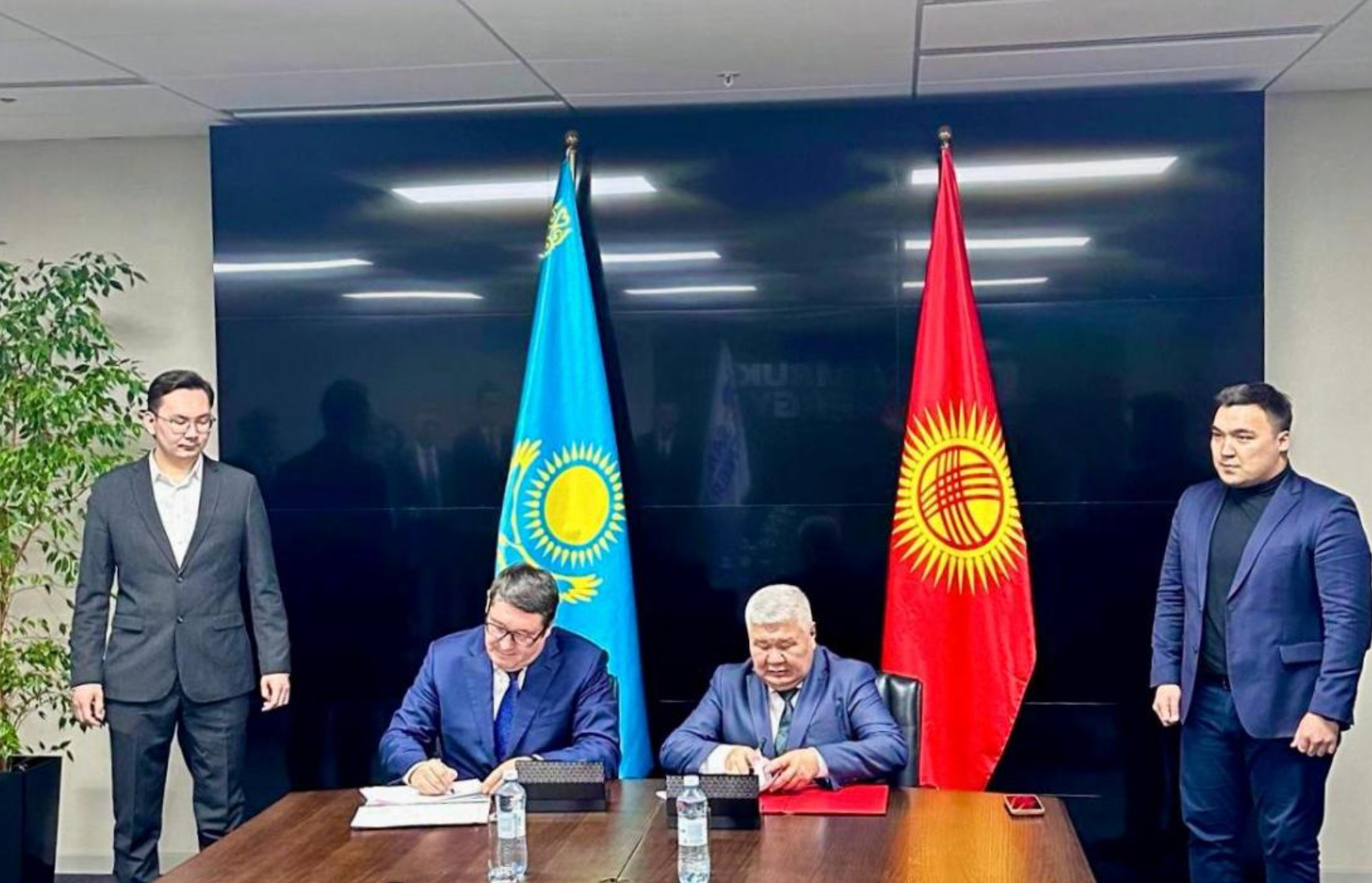 Kazakhstan, Kyrgyzstan sign roadmap for small hydropower projects 