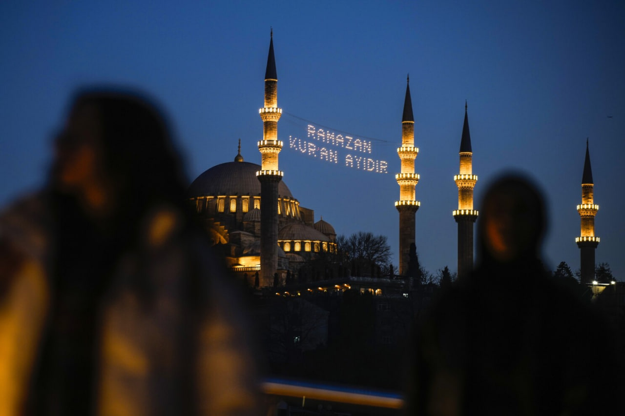 <p><b>Qaysi shaharlarda ro‘za eng uzoq va eng qisqa davom etadi?</b></p>