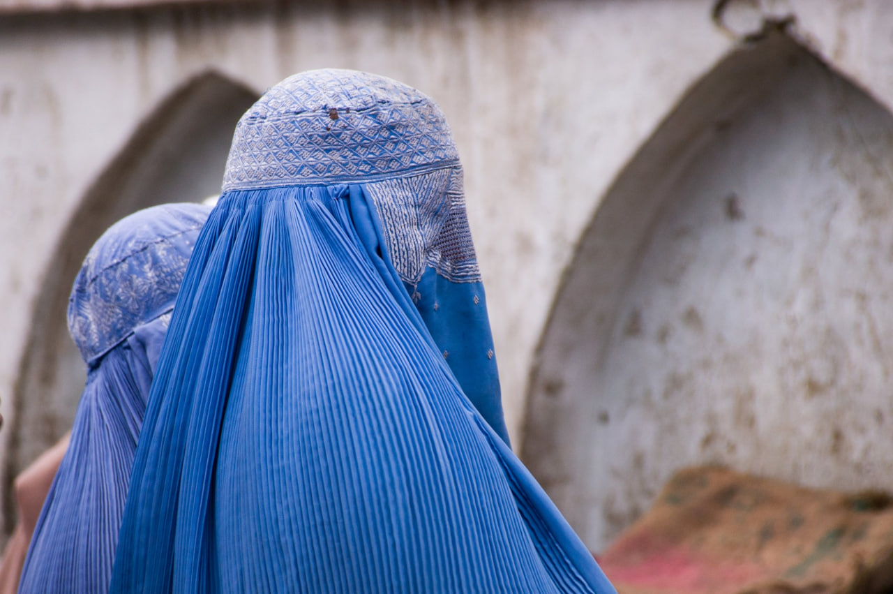 <p><b>“Tolibon” ayollarning masjidga borishini taqiqladi</b></p>