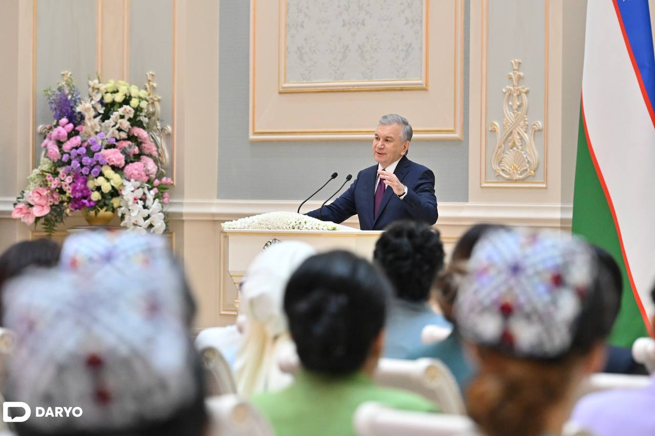 <p><b>&ldquo;Ularga qo&lsquo;shimcha sharoit va yengilliklar yaratib berishga tayyorman&rdquo;. Shavkat Mirziyoyev 8-mart munosabati bilan xotin-qizlarni tabrikladi</b></p>