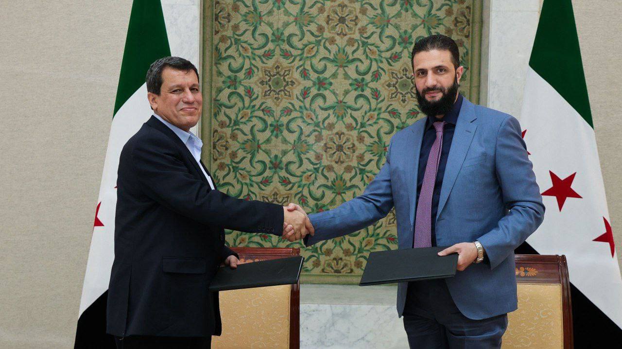 <p><b>Ahmad ash-Shar&rsquo;a kurdlar bilan murosaga kirishdi. Bu Suriya hududiy yaxlitligini tiklashga yordam berishi mumkin</b></p>