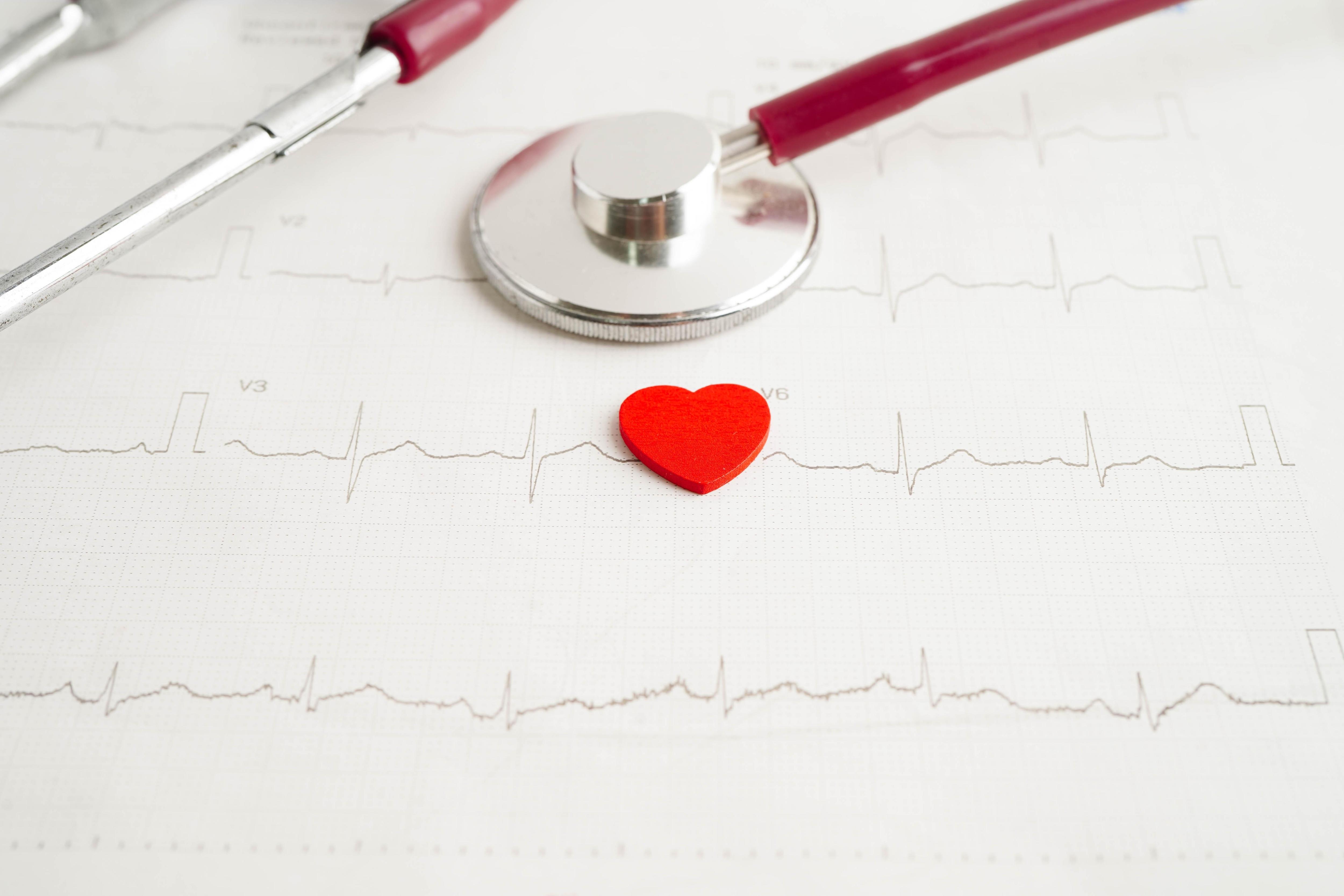 <p><b><strong>Qanday holatda zudlik bilan yurakni EKG va UTT tekshiruvidan o‘tkazish lozim? Kardiolog tavsiyalari</strong></b></p>