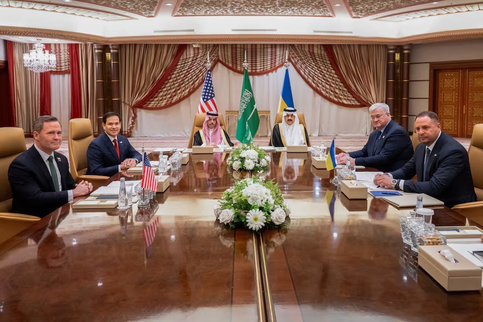 <p><b><strong>Kiyev Amerikaning Ukrainada 30 kunlik sulh tuzish taklifiga rozi bo‘lishga tayyor</strong></b></p>