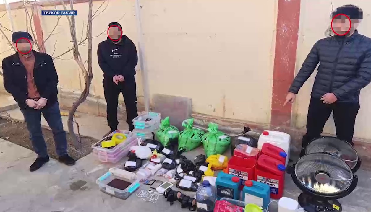 Farg&lsquo;ona tumanidagi xonadonda narkolaboratoriya fosh etilib, uch kishi qamoqqa olindi (video)