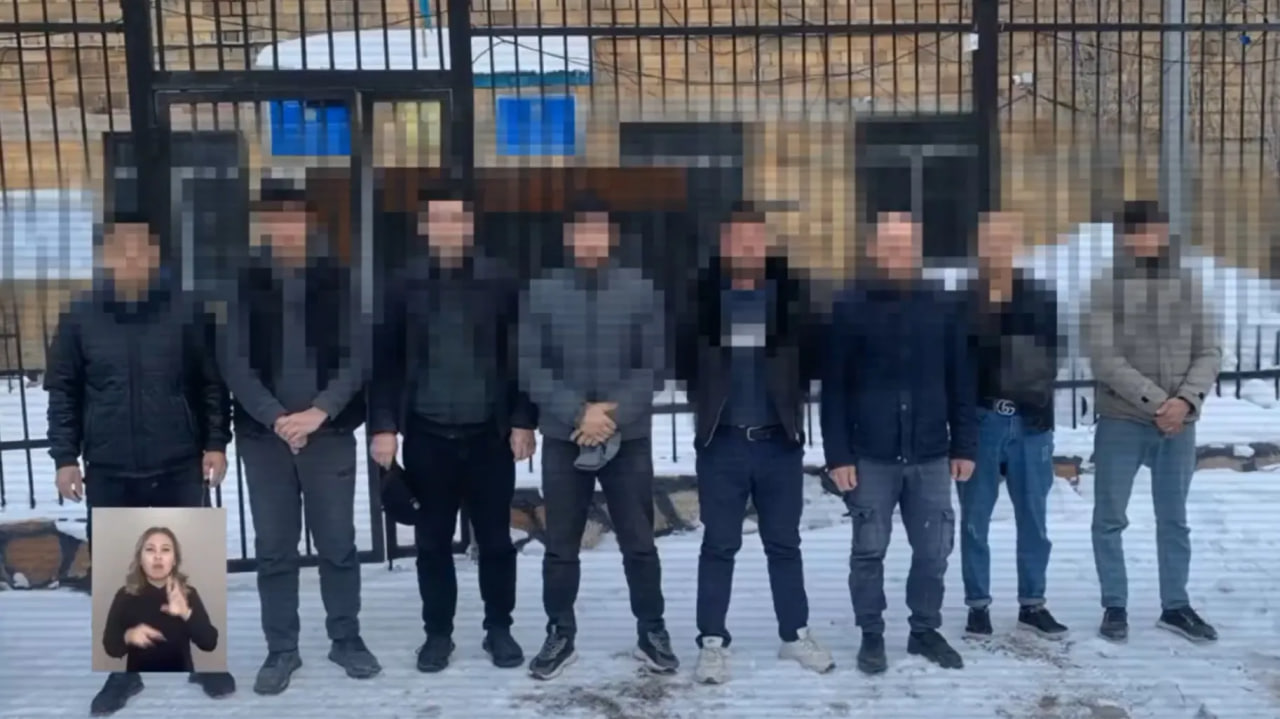 <p><b>Qozog&lsquo;istondan mingdan ortiq migrant chiqarib yuborildi</b></p>