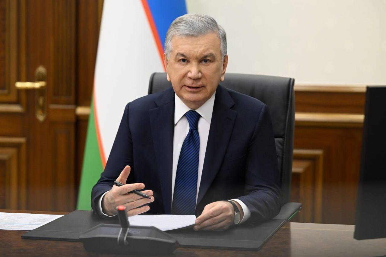 <p><b>Prezident masʼullarga ichki yo‘llarni taʼmirlash va mahallalarda energiya taʼminotini yaxshilash bo‘yicha topshiriq berdi</b></p>