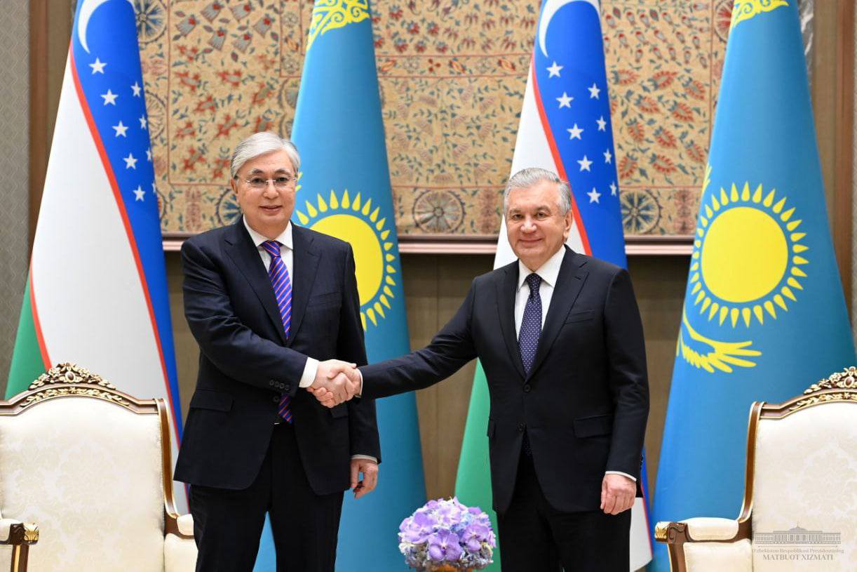 <p><b>Shavkat Mirziyoyev va Qosim-Jo&lsquo;mart To&lsquo;qayev telefon orqali muloqot qildi&nbsp;</b></p>