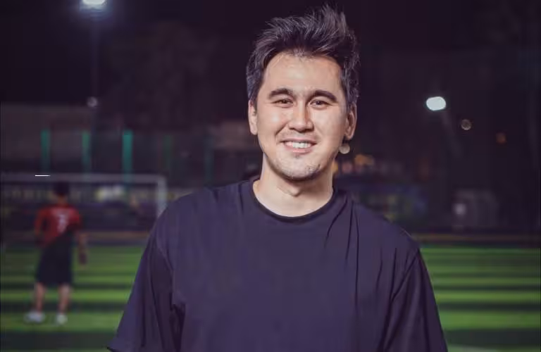 <p><b>“Rol ijro etayotganda o‘zimni ayamayman”. Mo‘min Ibrohimov “Million” konsertida sahnada o‘zini yoqmoqchi bo‘lgani haqida gapirdi</b></p>