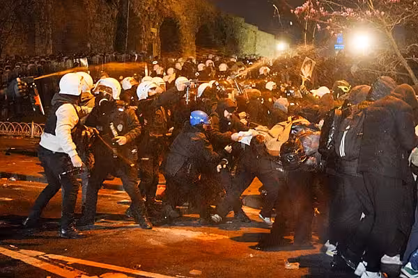 <p><b><strong>Turkiyada norozilik namoyishlari davomida 1,1 mingdan ortiq kishi hibsga olingan</strong></b></p>