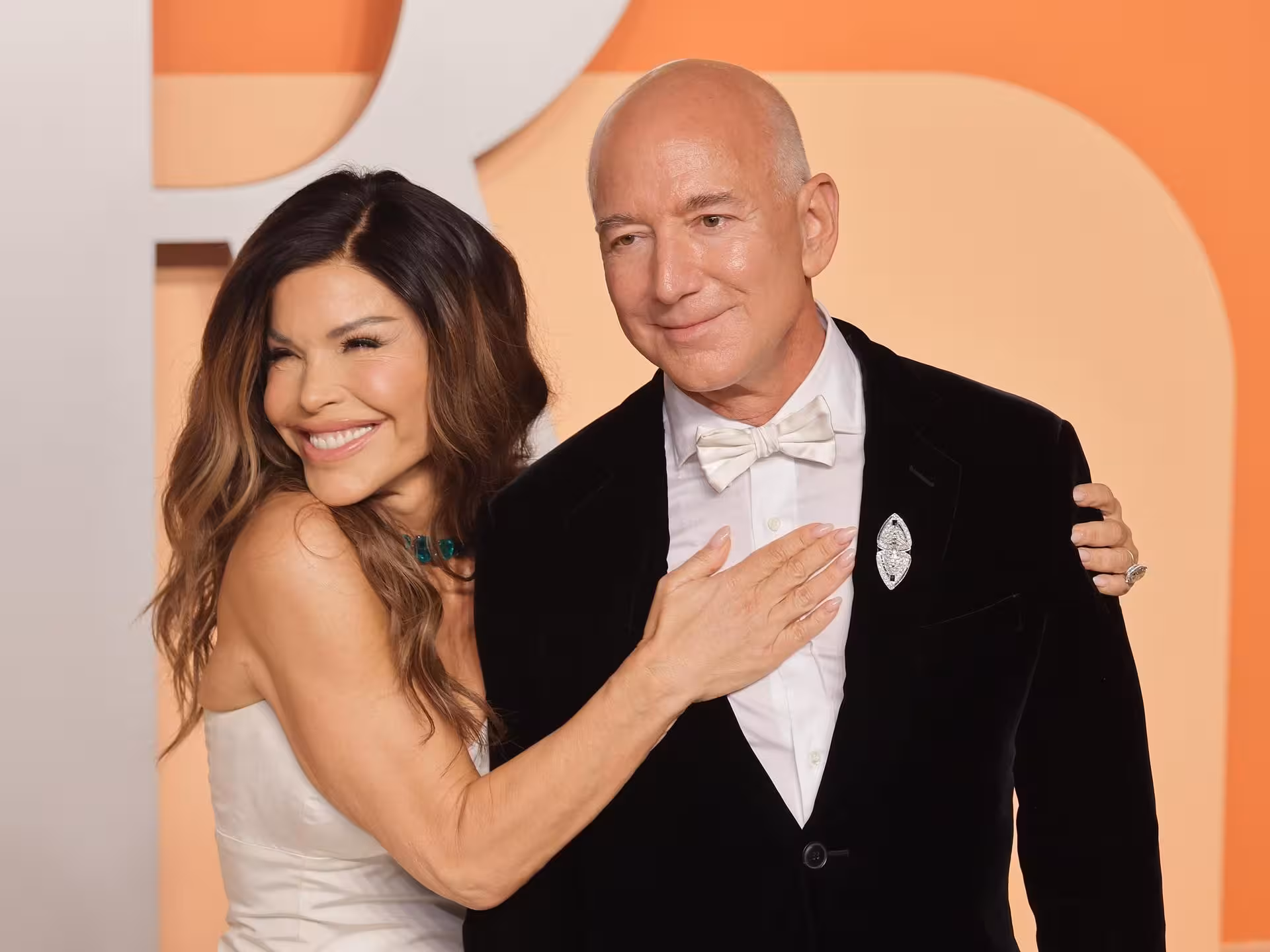 <p><b><strong>Sayyoradagi eng badavlat insonlardan biri Jeff Bezos uylanmoqda</strong></b></p>