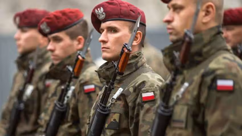 <p><b>“Polsha Rossiya bilan urush bo‘lgan taqdirda 2 hafta qarshilik ko‘rsata oladi” — polshalik general</b></p>