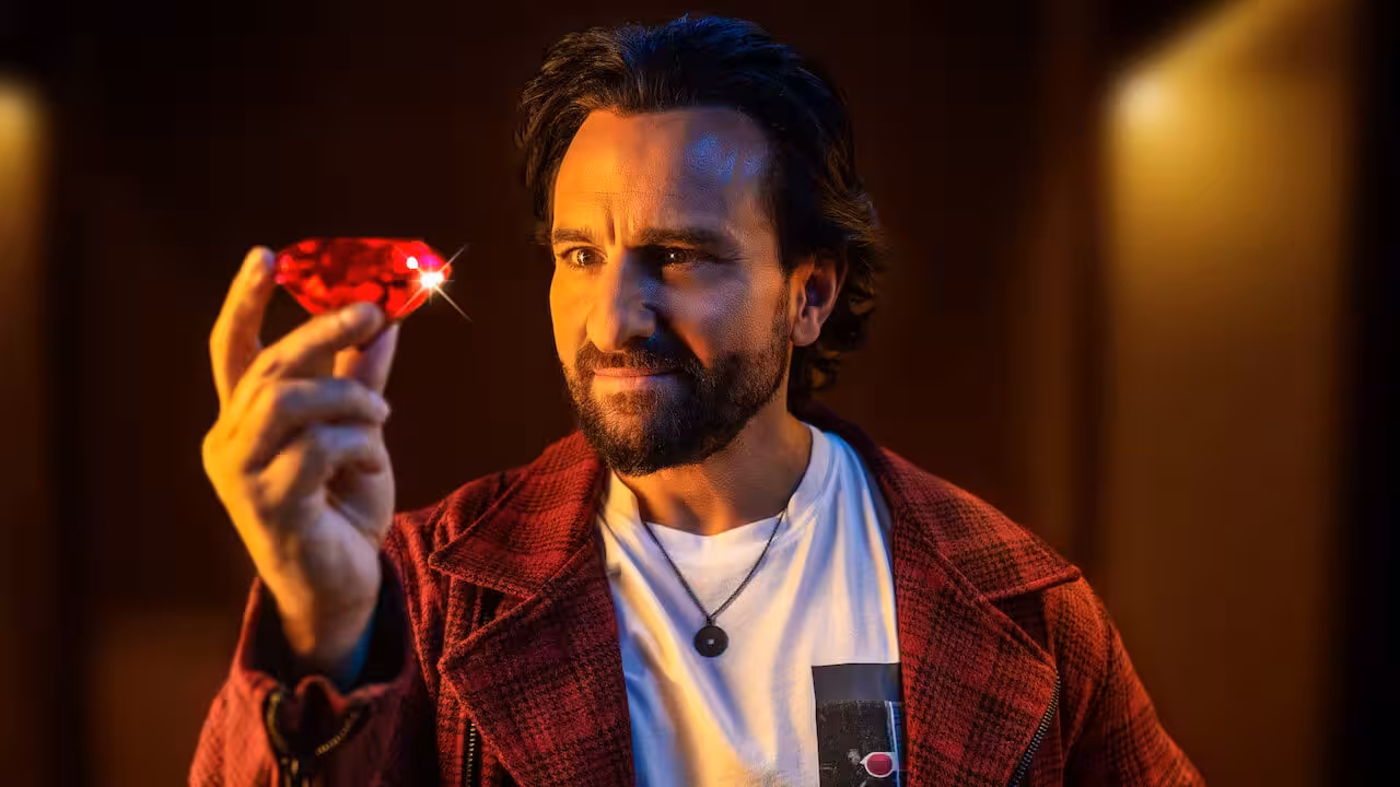 <p><b>Ekranga qaytgan Saif Ali Xon, qiziqarli syujet va debyutlar: Netflix tomonidan suratga olingan yangi hind filmlari </b></p>