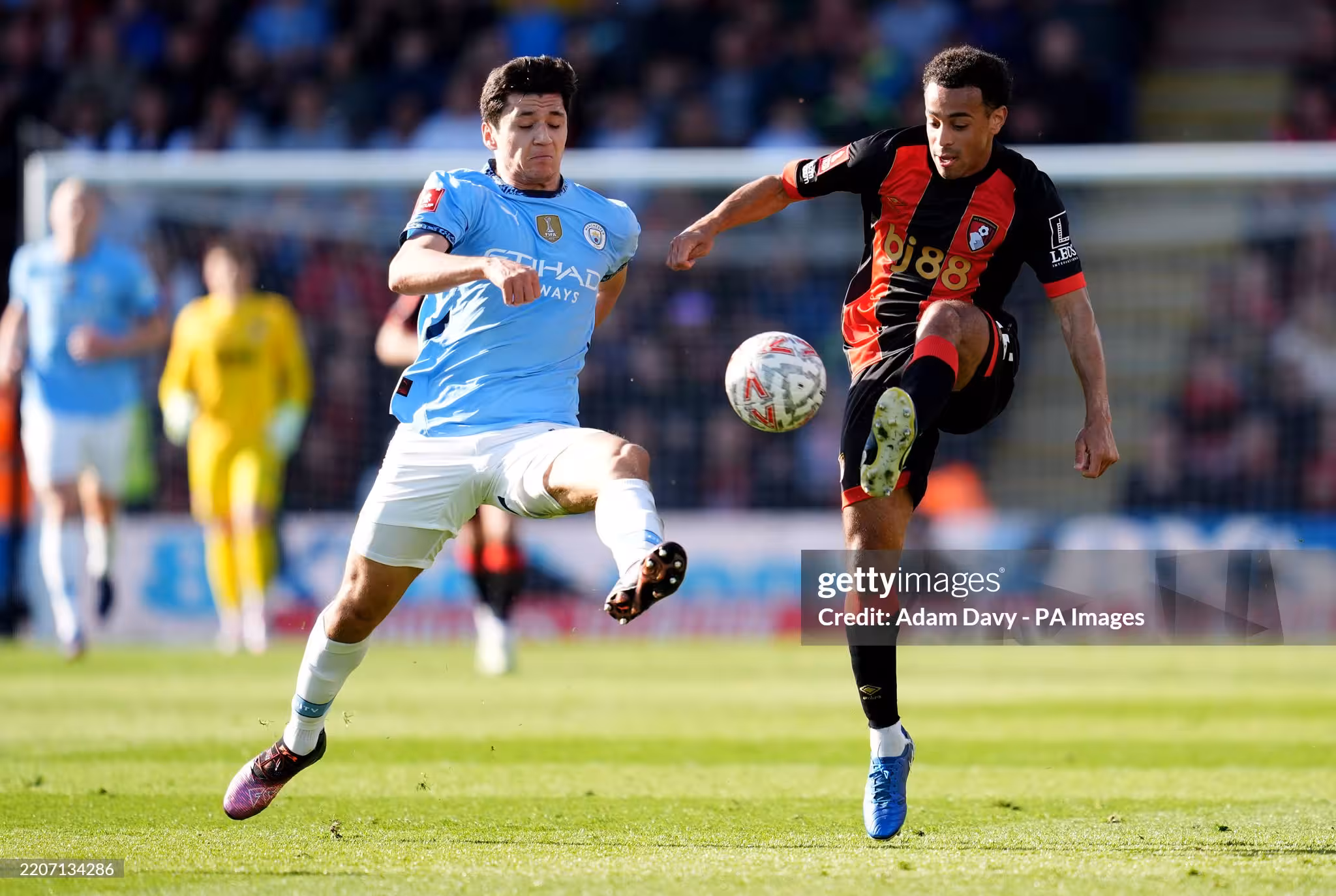 <p><b>Angliya kubogi. “Manchester Siti” qiyin g‘alabani qo‘lga kiritdi </b></p>
