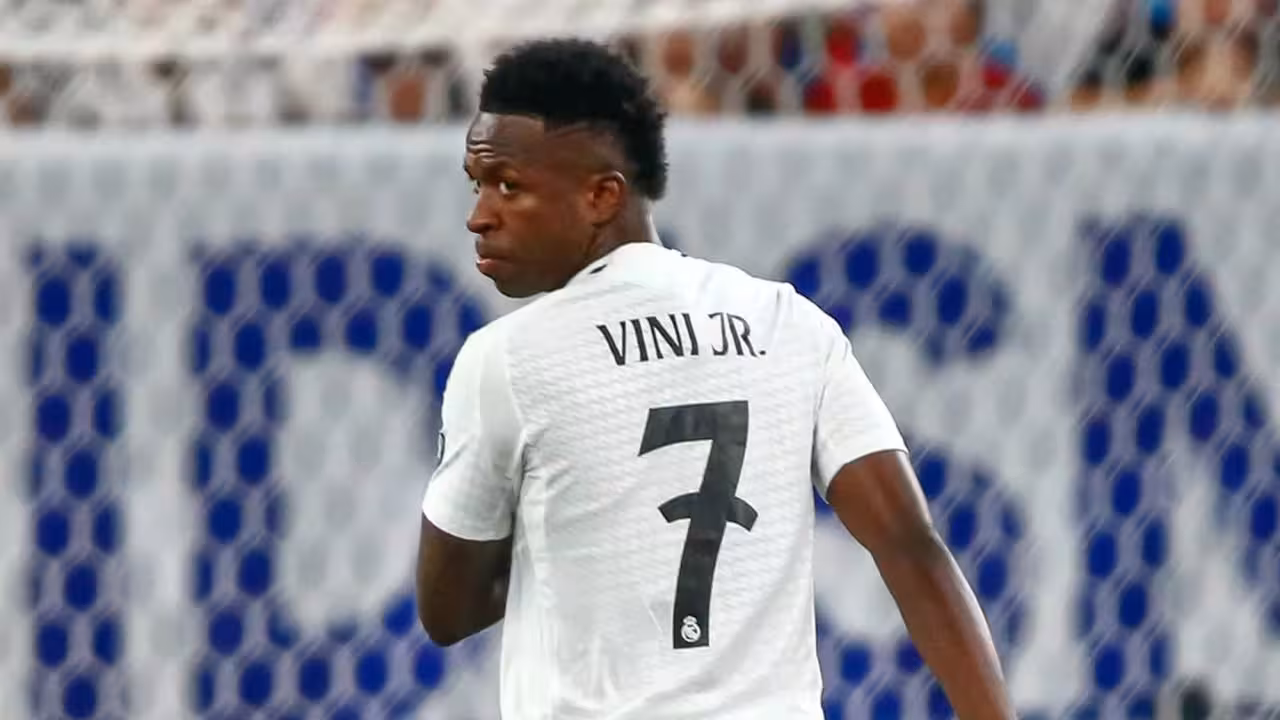 <p><b>“Real </b><b>Madrid </b><b>” Vinisiusni qanchaga sotmoqchiligi maʼlum bo‘ldi </b></p>