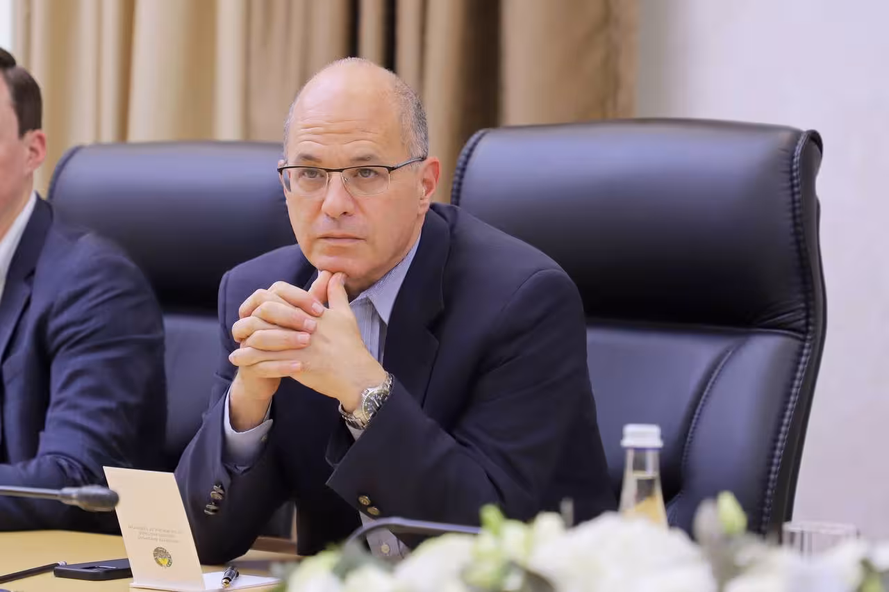 <p><b><strong>“AQSHda noqonuniy bo‘lib turgan o‘zbekistonliklarga o‘z ixtiyorlari bilan qaytishni maslahat beraman” — elchi</strong></b></p>
