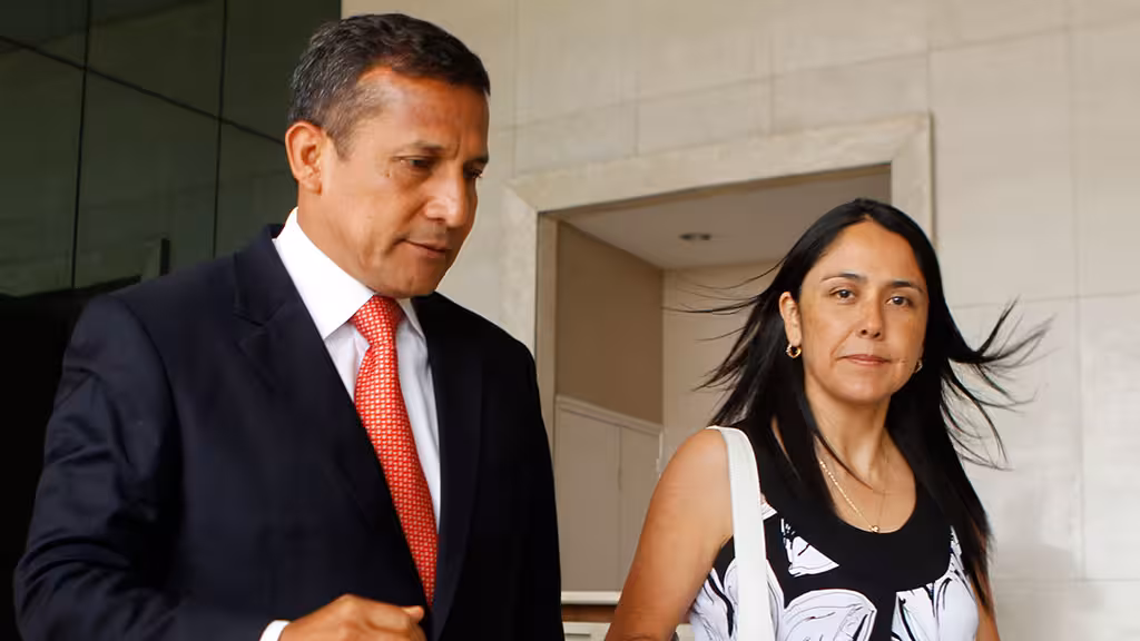 <p><b><strong>Peru sobiq prezidenti va uning turmush o‘rtog‘i 15 yilga qamaldi</strong></b></p>