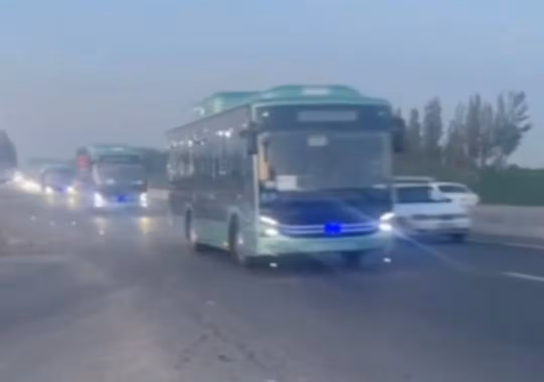В Джизакскую область поставлено 8 современных автобусов (видео)