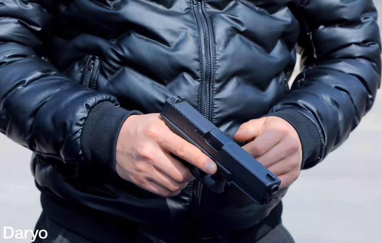 Тошкентда фуқаро ўйинчоқ тўппонча билан банкни ўмармоқчи бўлди (видео)