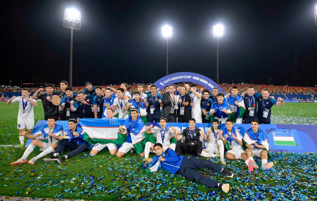 <p><b>Osiyo chempioni bo&lsquo;lgan futbolchilar va murabbiysi unvon va medallar bilan mukofotlanadi</b></p>