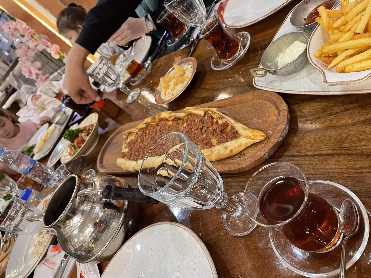 <p><b>Toshkentdagi kafe va restoranlarda taomnomalar o‘zbek tilida bo‘lishi ta’minlandi</b></p>