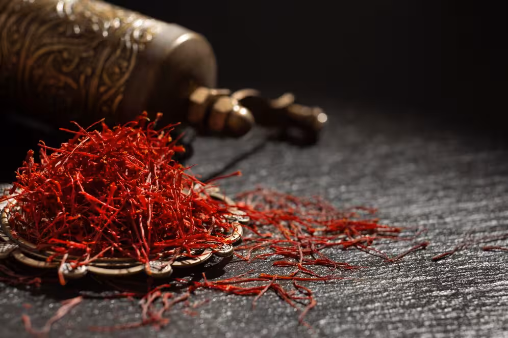 Олтинга тенг ўсимлик: дунёдаги энг қиммат зиравор ҳақида биласизми?