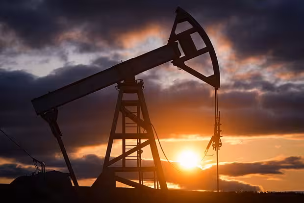 <p>AQSH senatorlari Rossiyadan neft va gaz xarid qiluvchi mamlakatlar uchun 500 foizlik bojlarni ma’qulladi<b> </b></p>
