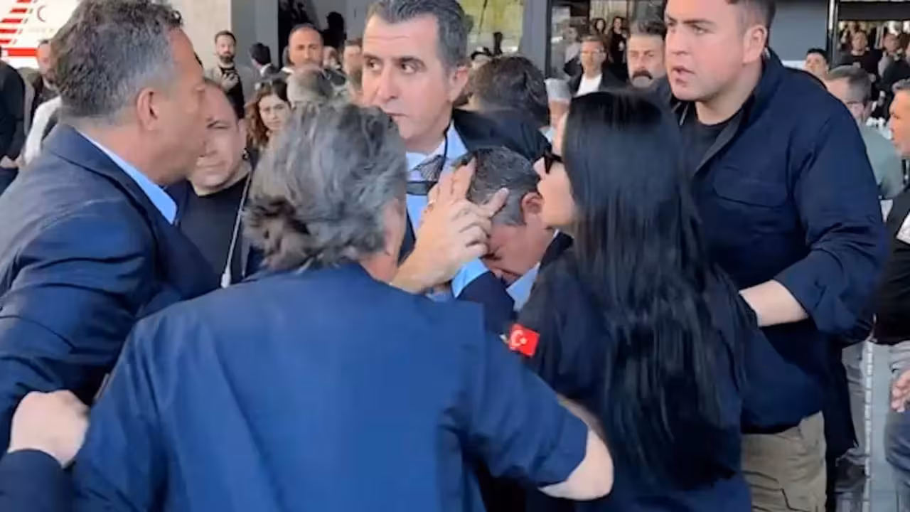 <p><b><strong>Turkiya muxolifati yetakchisiga hujum qilindi&nbsp;(video)&nbsp;</strong></b></p>