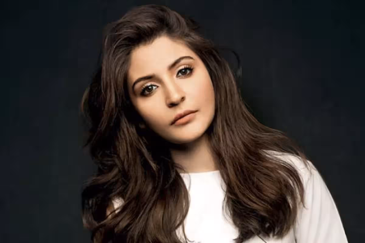 <p><b>Harbiy maktabni tugatgan bo‘lsa-da, aktrisalikni tanlagan Bollivud yulduzi — </b><b>Annushka Sharma 37 yoshda</b></p>