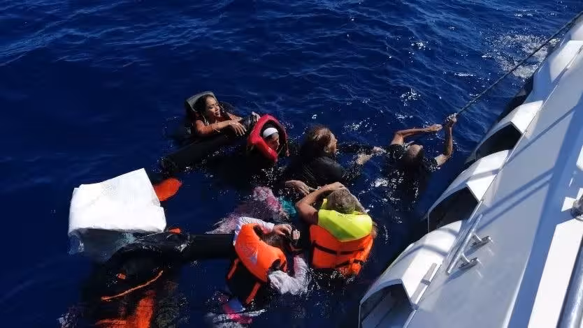 <p><b><strong>Yevropa Kengashi Gretsiyani migrantlarni ortga qaytarmaslikka chaqirdi</strong></b></p>