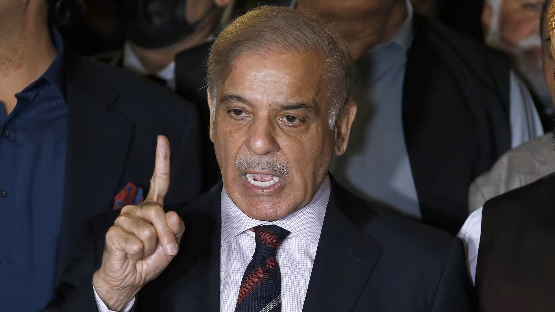 <p><b>Shahboz Sharif Hindiston bilan o‘t ochishni to‘xtatishni Pokistonning “g‘alabasi” deb atadi</b></p>