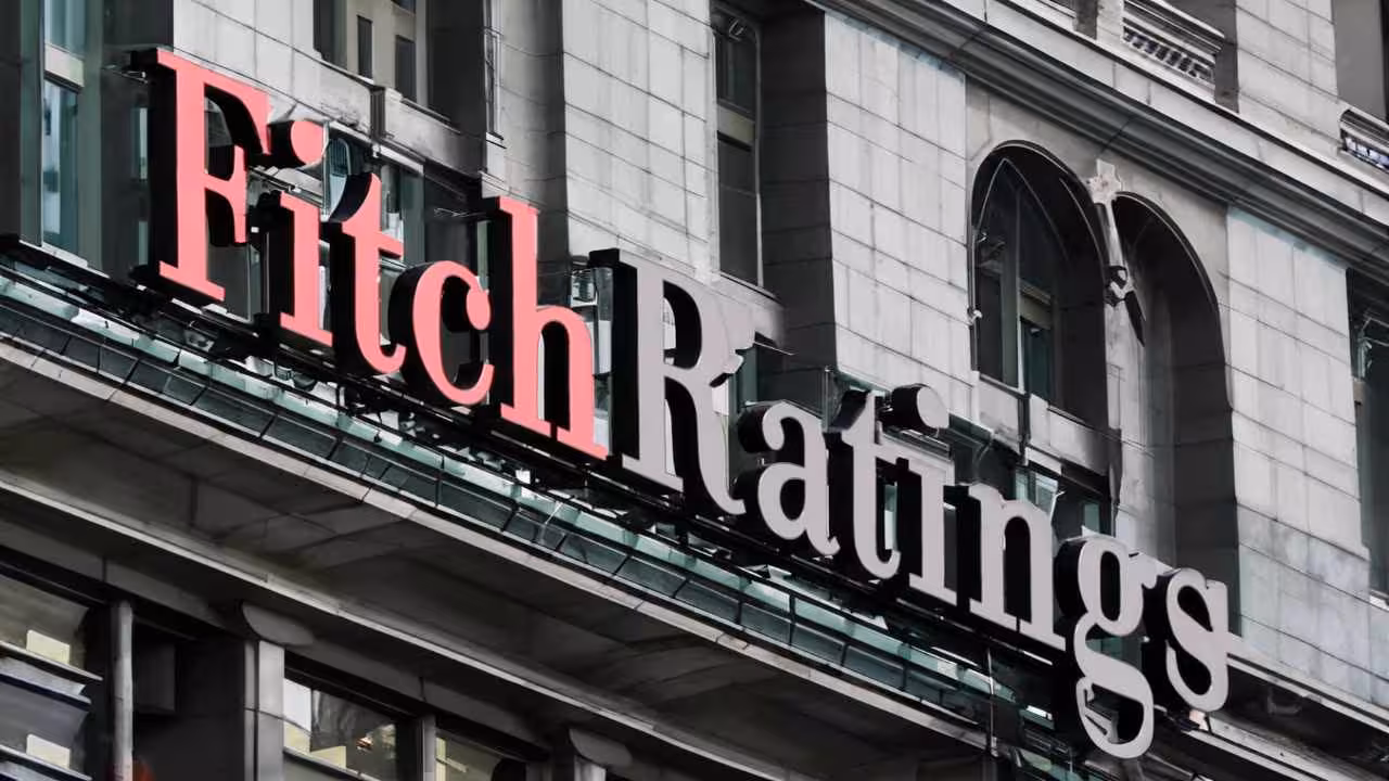 <p><b>O‘zbekiston banklari uzoq yillik tizimli muammolar bilan birga yangi qiyinchiliklarga duch kelgan — Fitch </b></p>