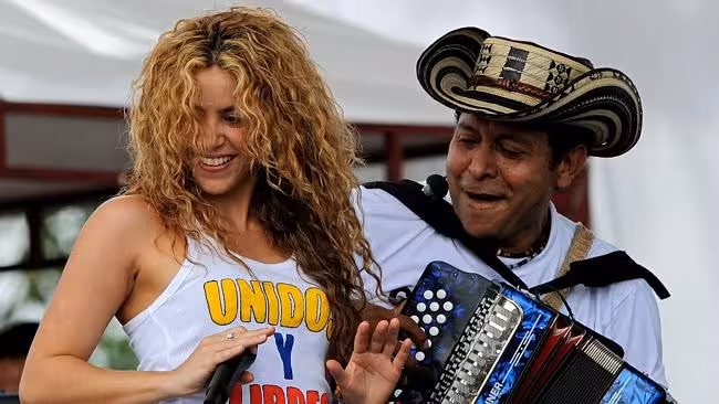 <p><b>Shakira repertuaridagi eng muvaffaqiyatli qo‘shiq qaysi ekanini aytdi</b></p>