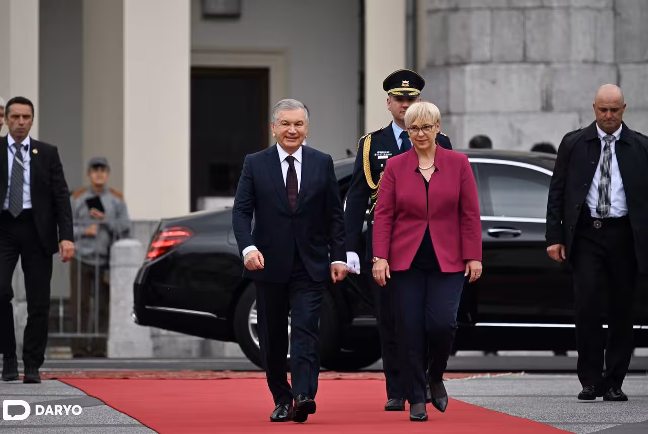 <p><b>Sloveniyada O&lsquo;zbekiston prezidentini rasmiy kutib olish marosimi bo&lsquo;ldi (foto)&nbsp;&nbsp;</b></p>