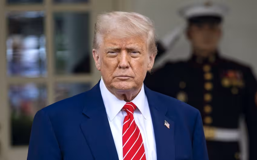 <p><strong>Трамп может в конце июня ввести пошлины в отношении Apple, Samsung и других производителей смартфонов</strong></p>