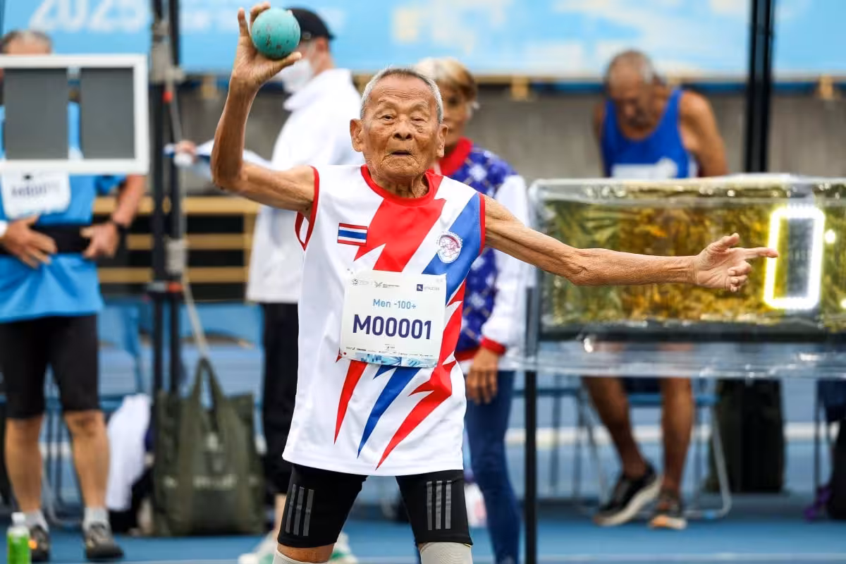 <p><b>Tailandlik 105 yoshli sportchi musobaqalarda 4 ta oltin medalni qo‘lga kiritdi</b></p>