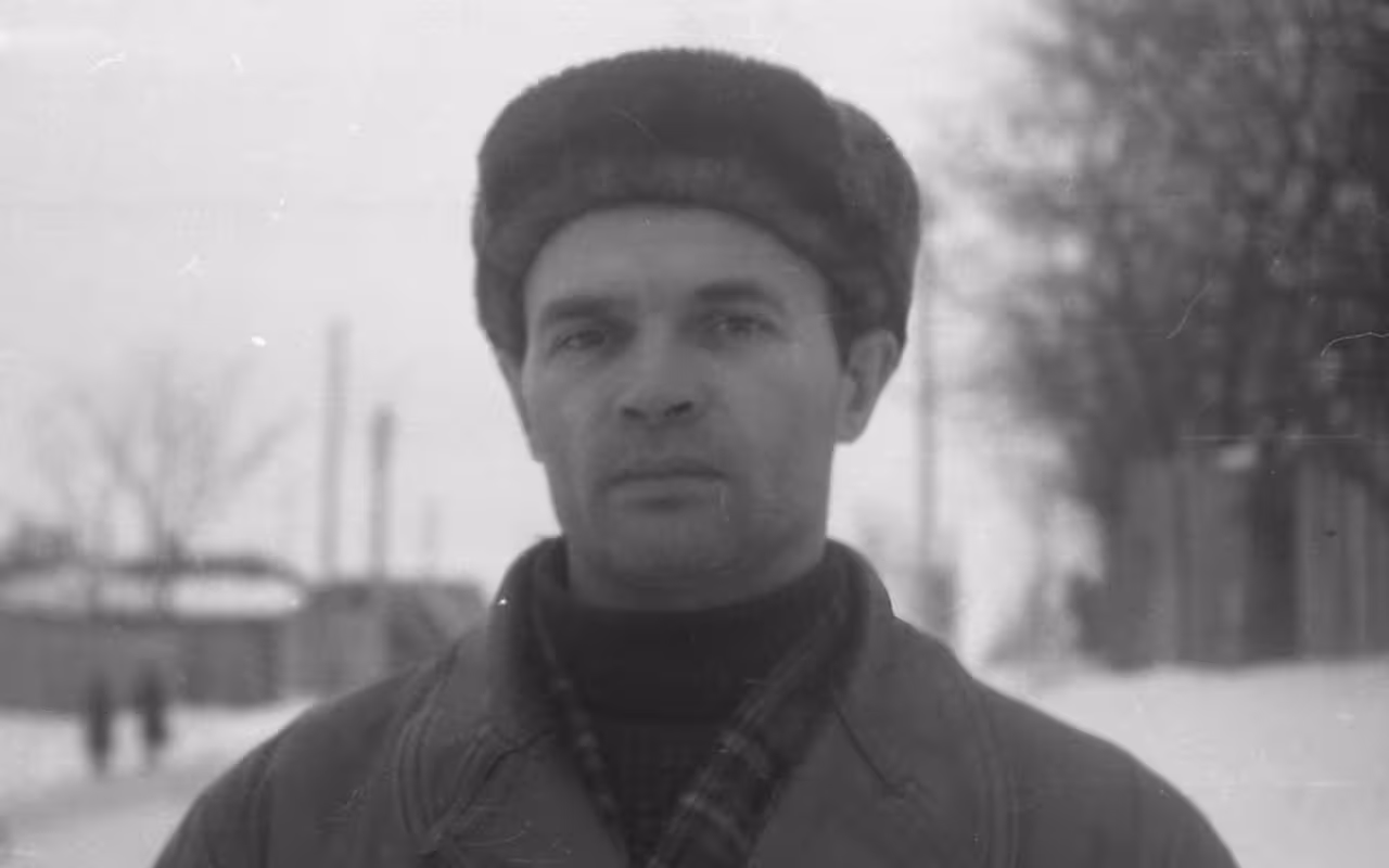 <p><b></b><strong>117 kun davom etgan ochlik — sovet tuzumi tanqidchisi bo‘lgan yozuvchining taqdiri qanday kechgandi?</strong></p>