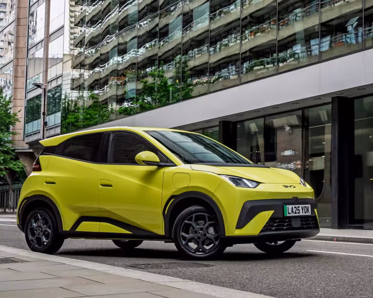 <p><b><strong>BYD Tesla’dan o‘zish uchun o‘zining eng arzon modelini taqdim etdi</strong></b></p>