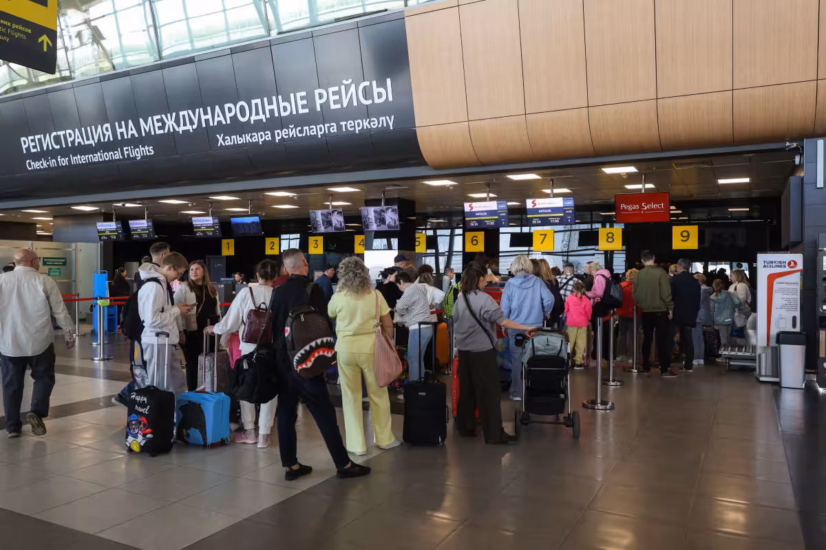 <p><b><strong>Qozon va Nijnekamsk aeroportlari dron hujumi xavfi sababli vaqtincha yopildi</strong></b></p>