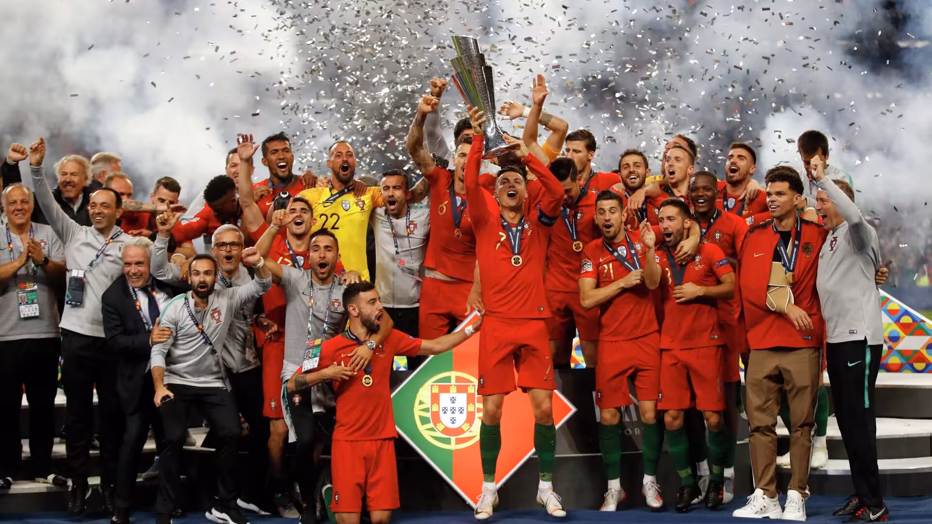<p><b>Futbol mantiqlariga qarshi chiqqan Krishtianu Ronaldu</b></p>