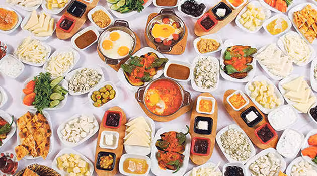 <p><b>Turk nonushtasi dunyodagi eng yaxshi nonushta deb eʼtirof etildi</b></p>