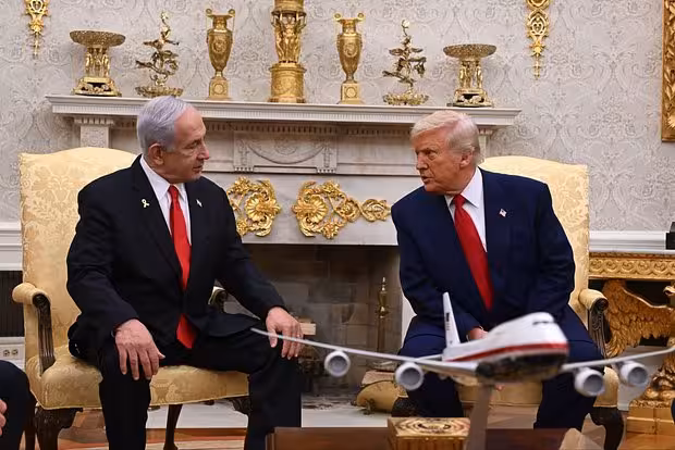 <p><b><strong>Netanyaxu AQSHni Eron bilan urushga tortish uchun Trampni aldamoqda &mdash; OAV</strong></b></p>