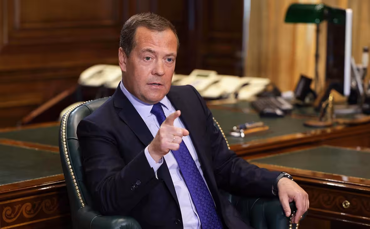 <p><b><strong>Medvedev bir qator davlatlar Eronga “yadroviy o‘q-dorilar” berishga tayyorligini aytdi</strong></b></p>