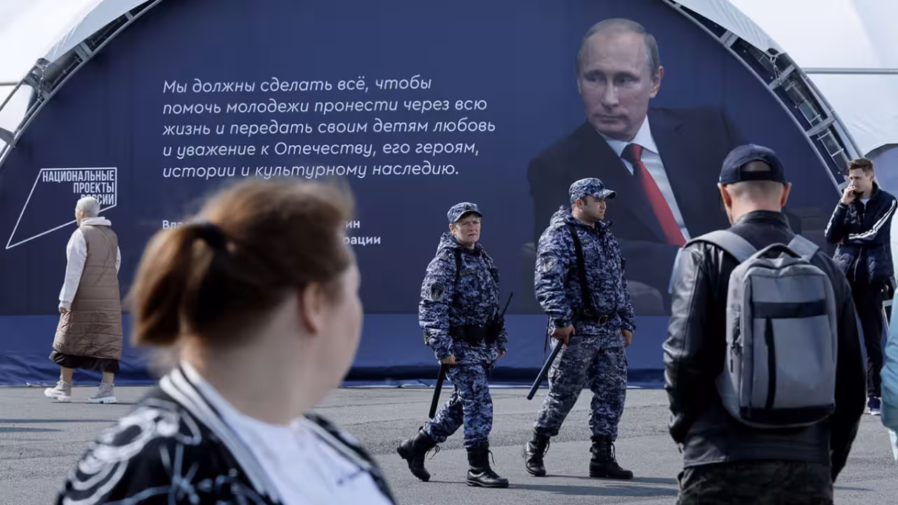 <p><b><strong>Putin reklamalarda xorijiy so‘zlardan foydalanishni taqiqladi</strong></b></p>