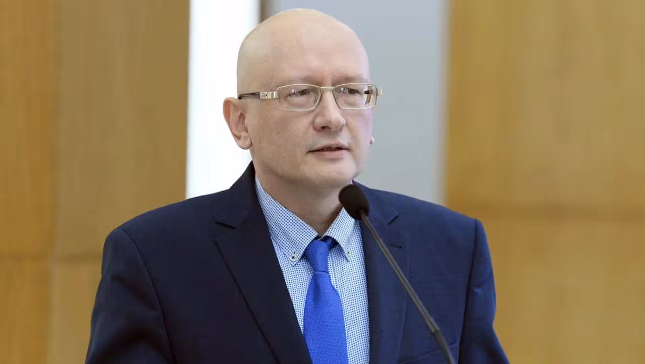 <p><b><strong>“XVJ O‘zbekiston iqtisodiyotiga soliq yukini oshirishni taklif qilmoqda. Izohga hojat yo‘q” — Yuliy Yusupov</strong></b></p>