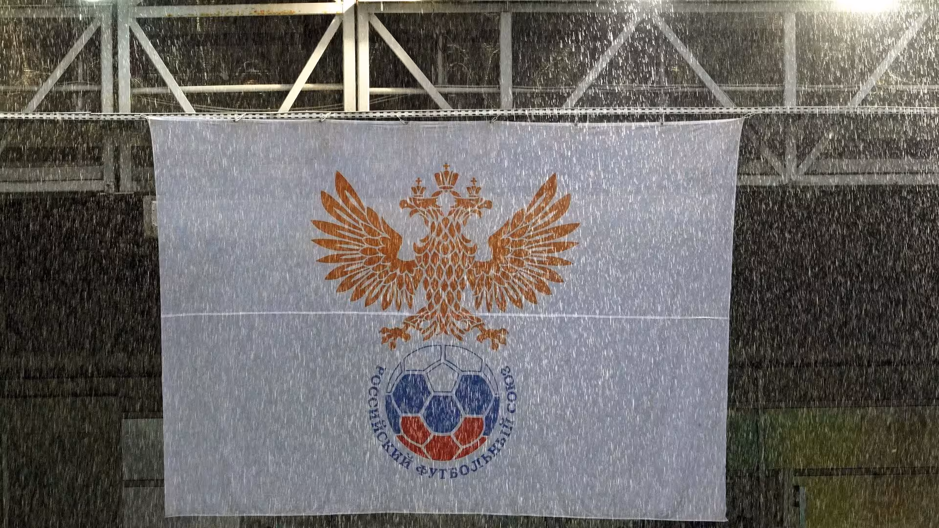 <p><b>FIFA va UEFA Rossiya terma jamoasi hamda klublari uchun qo‘yilgan cheklovlarni bekor qilishi mumkin</b></p>