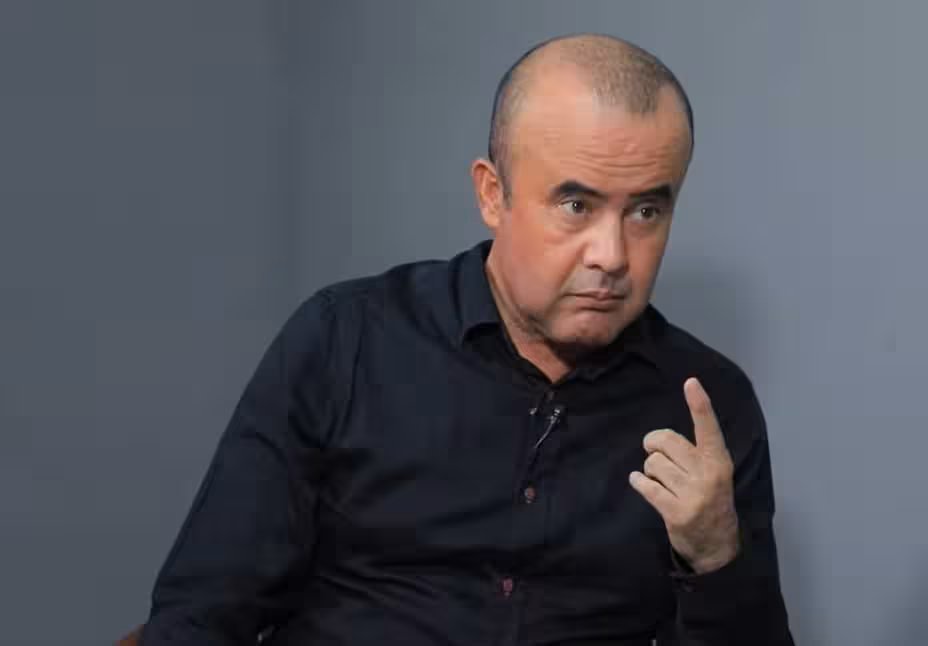 <p><b>“Ular sahnada aytayotgani — ko‘cha gaplari”. Iskandar Hamroqulov kulgi jamoalarining konsertlari haqida fikr bildirdi</b></p>